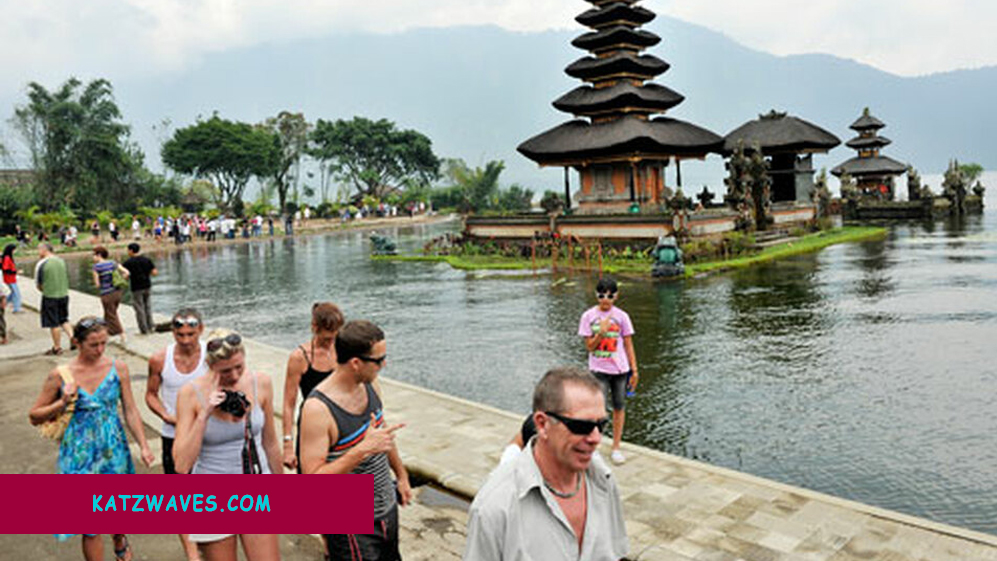 Turis Australia di Bali manipulasi asuransi perjalanan